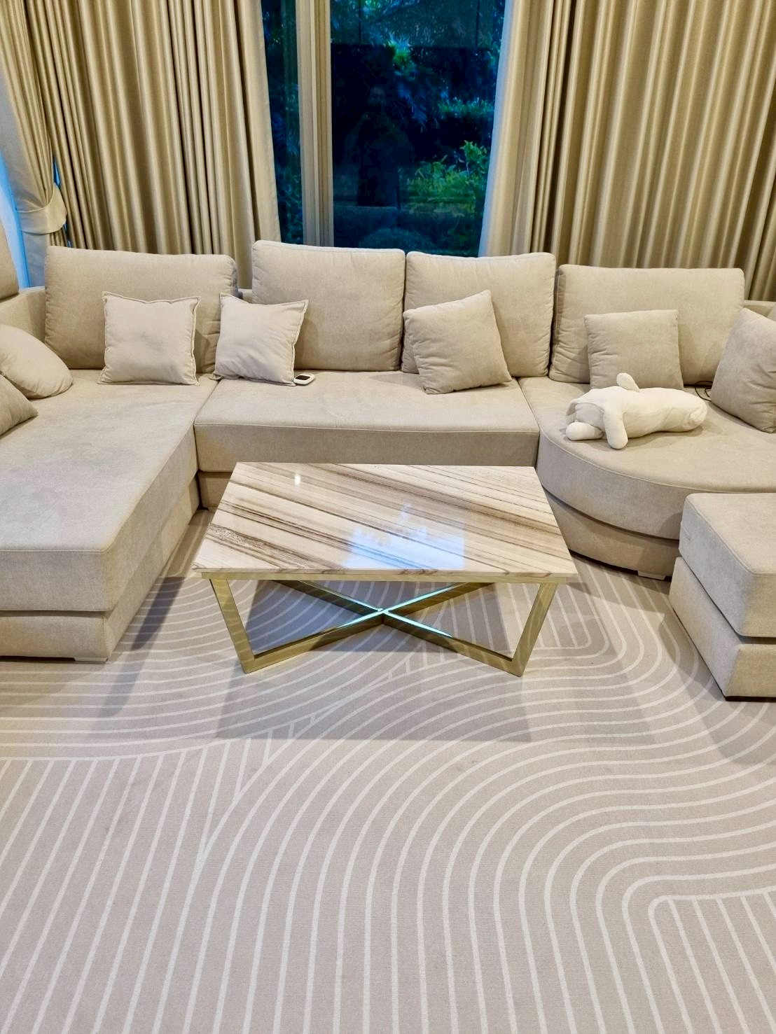 stainless-steel-table